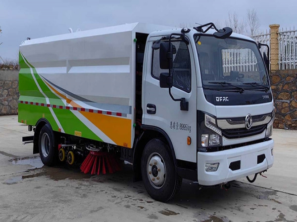 東風8方純電動洗掃車